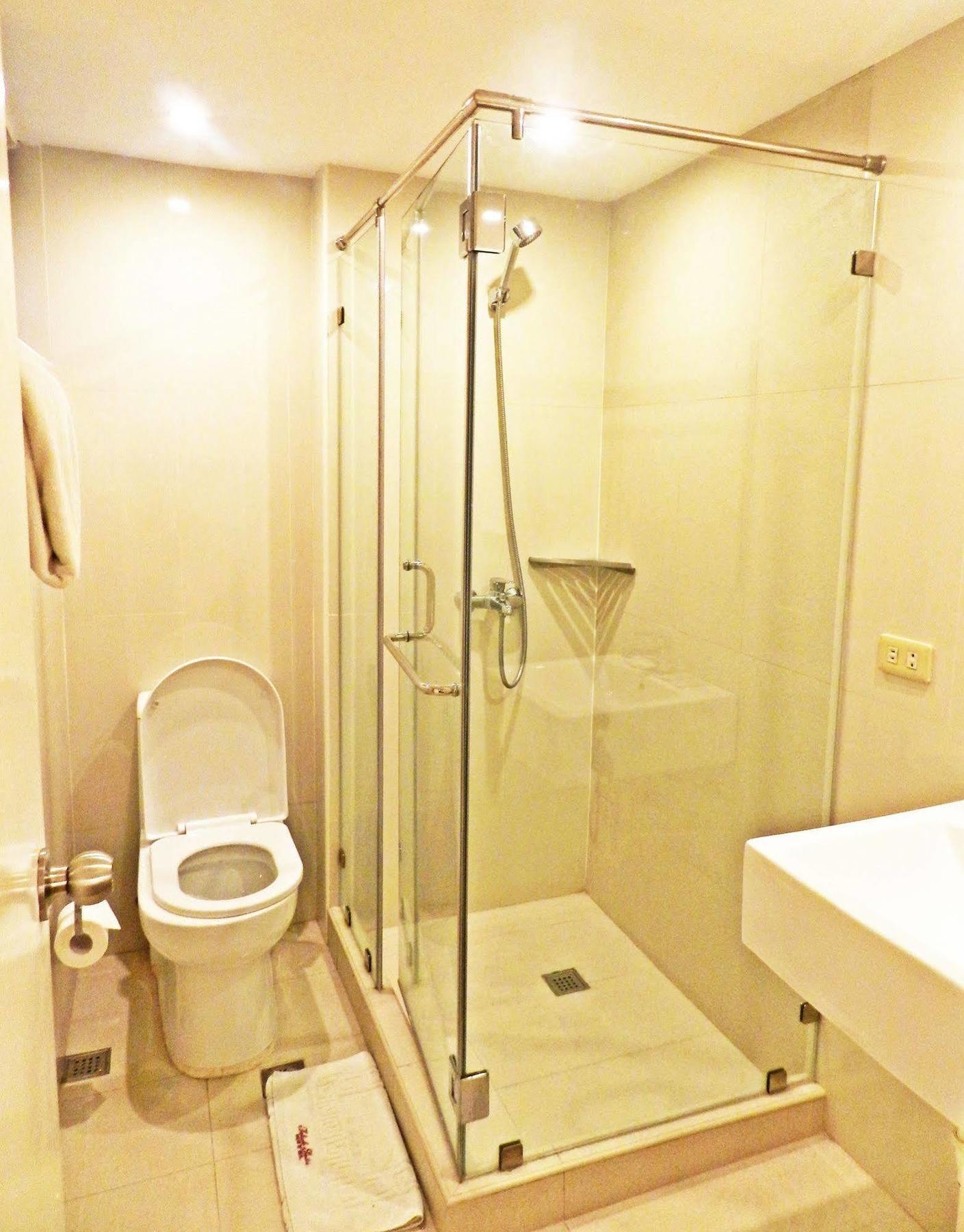 Salcedo Suites Макати Экстерьер фото