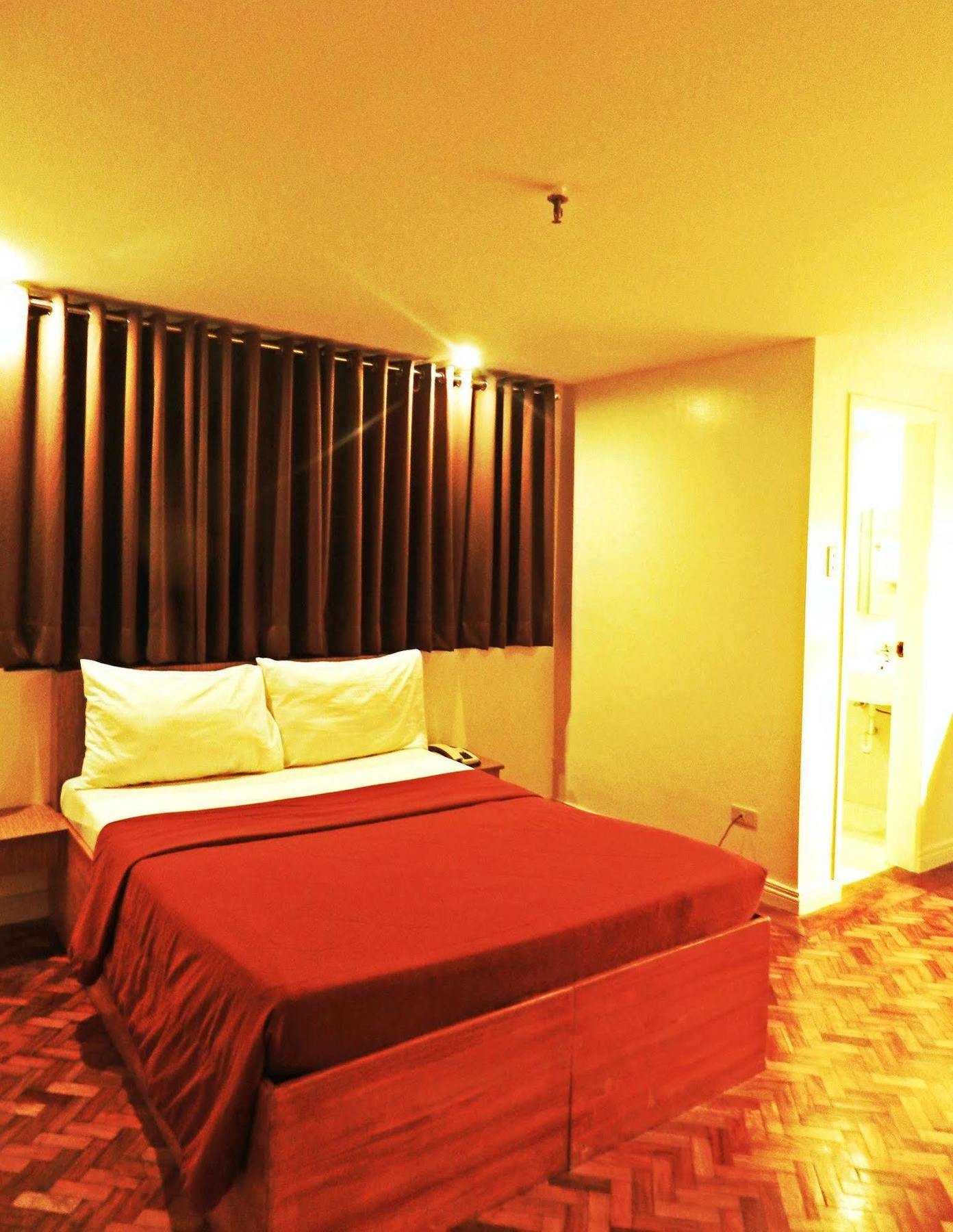 Salcedo Suites Макати Экстерьер фото
