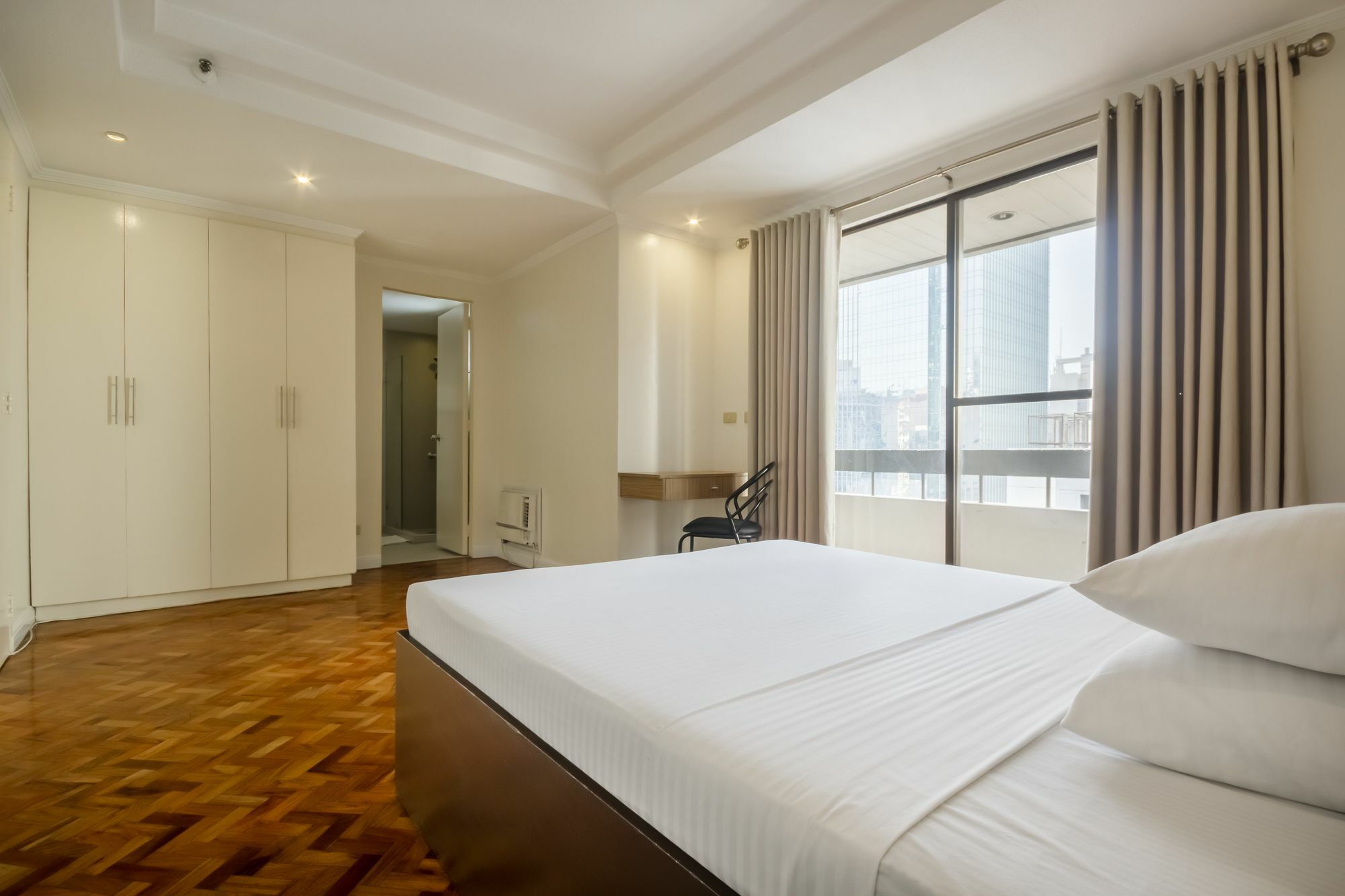 Salcedo Suites Макати Экстерьер фото